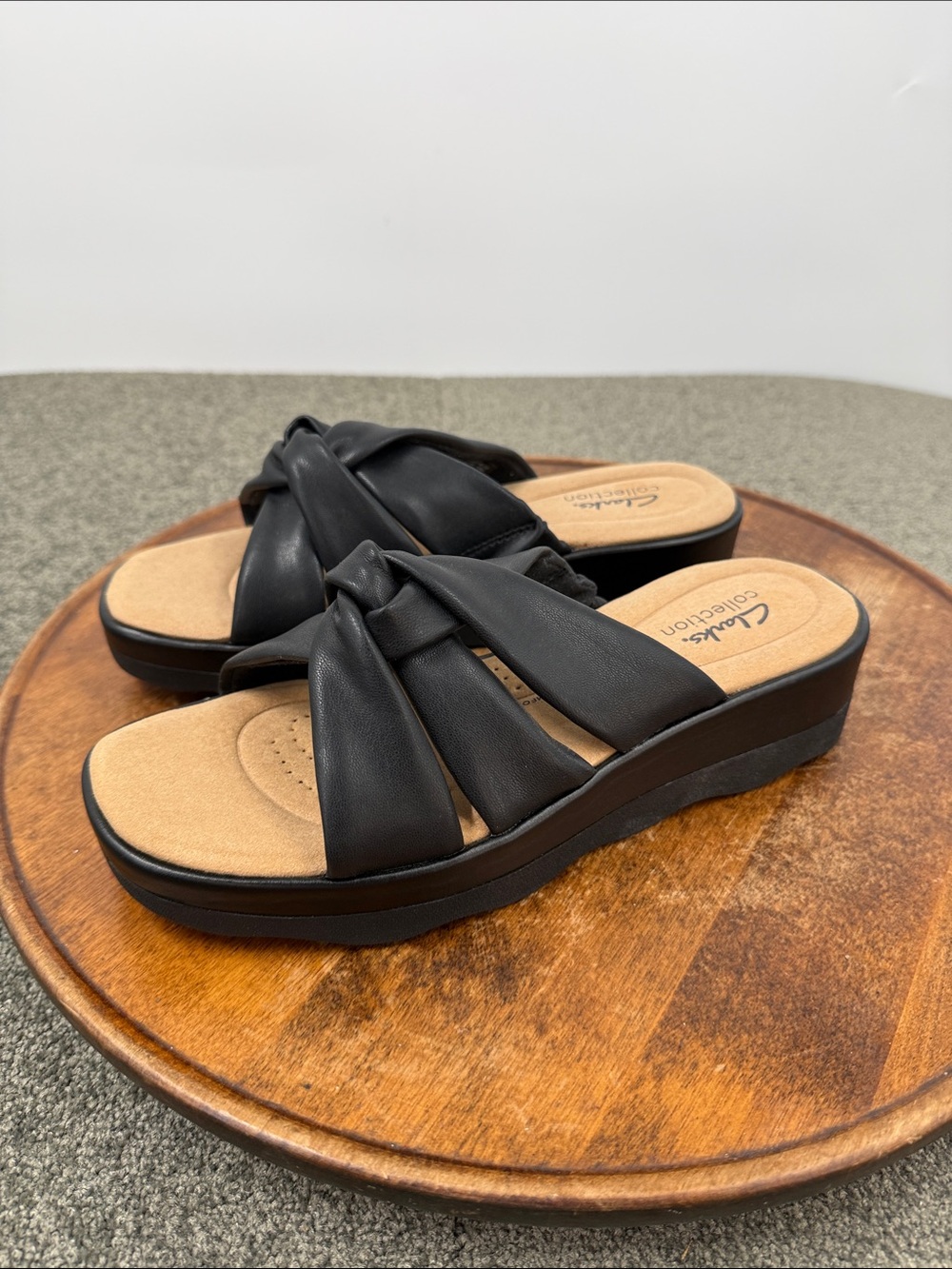 Clarks Sandals Wm 8.5 M Black Clara Puffy Knotted Slide Platform Comfort